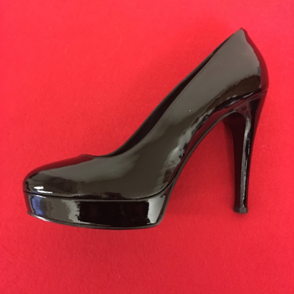 Barneys/New York, Black Patent Platform Heel, 9.5